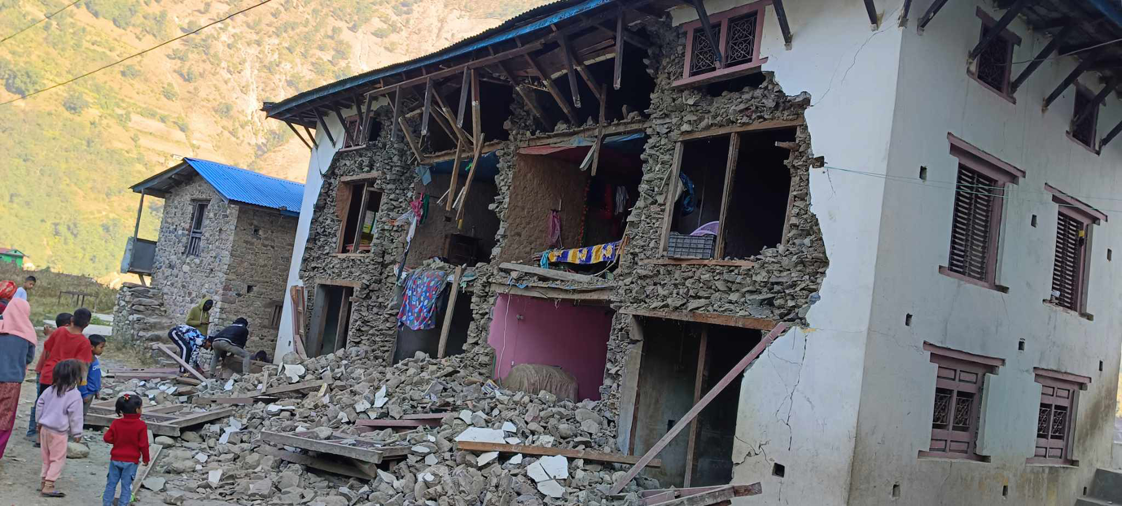 Jajarkot earthquake, Nepohits