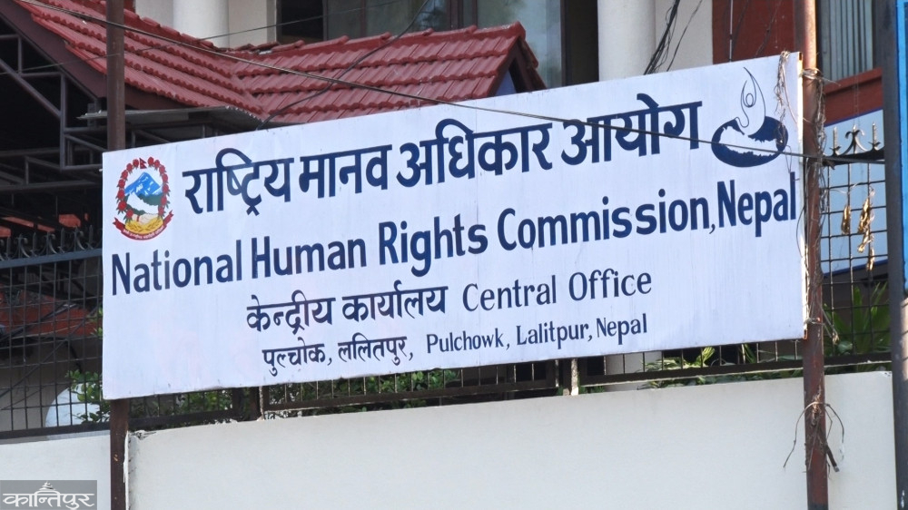 Where did the investigation on the death of journalists Suresh Rajak and Suresh Bhul go?