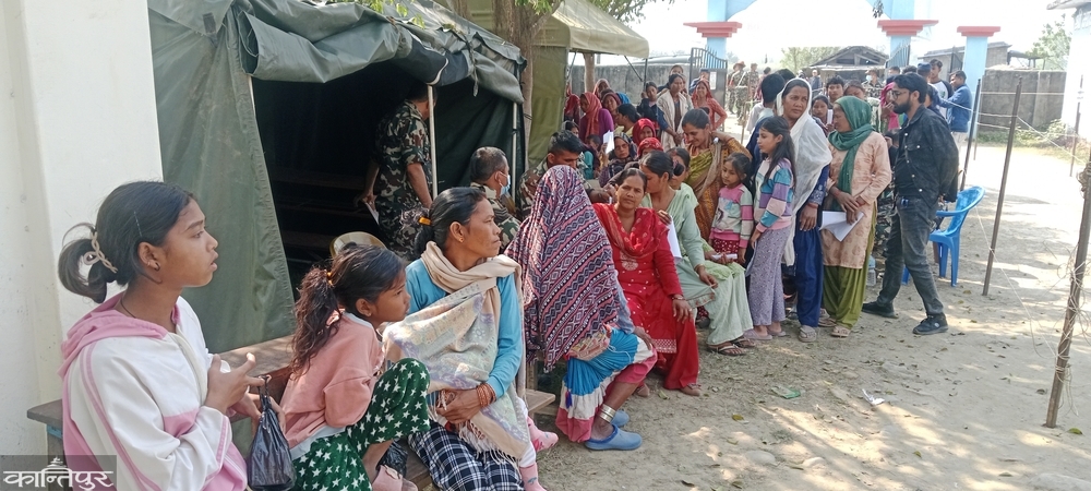 Elderly people are happy to receive treatment at home