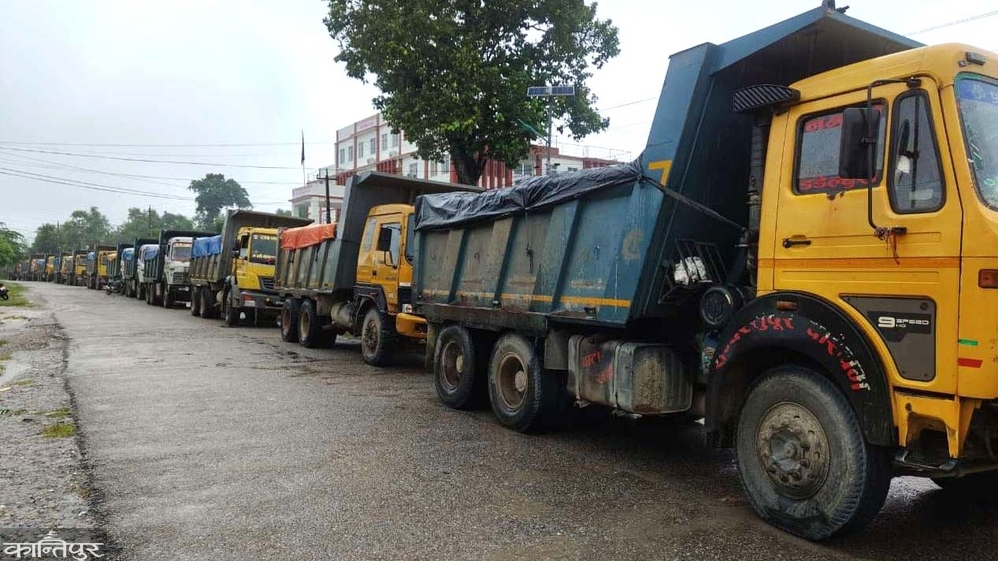 Illegal mining under the patronage of the mayor, locals and parties demanded an investigation