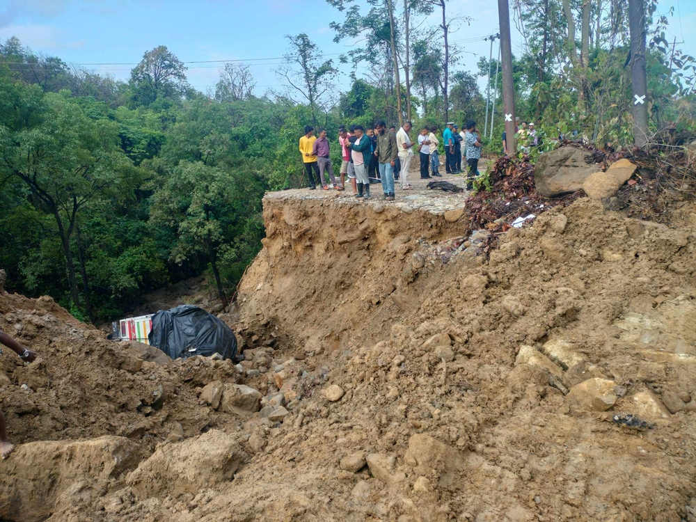 The flood has washed away alternate roads of Mahendra Highway, Dumkibas and Chormara, traffic has come to a standstill