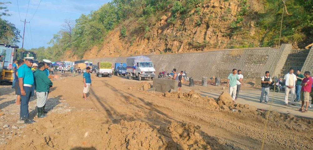 The flood has washed away alternate roads of Mahendra Highway, Dumkibas and Chormara, traffic has come to a standstill