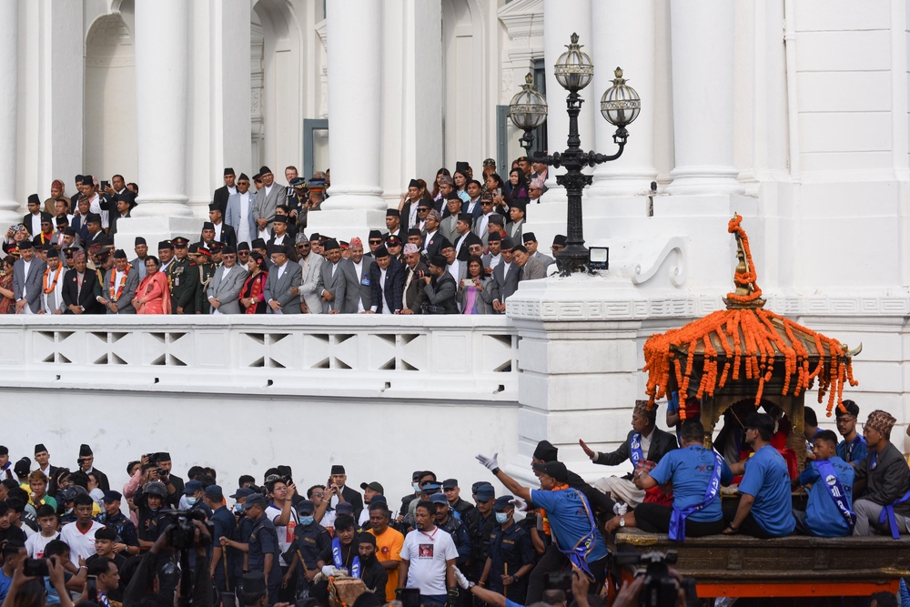 Yen Yah - eight days of Indrajatra, eight features