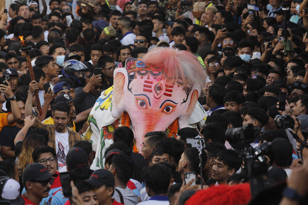 Yen Yah - eight days of Indrajatra, eight features