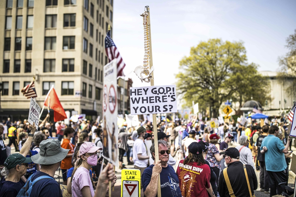 Why is there an anti-Trump protest in America?